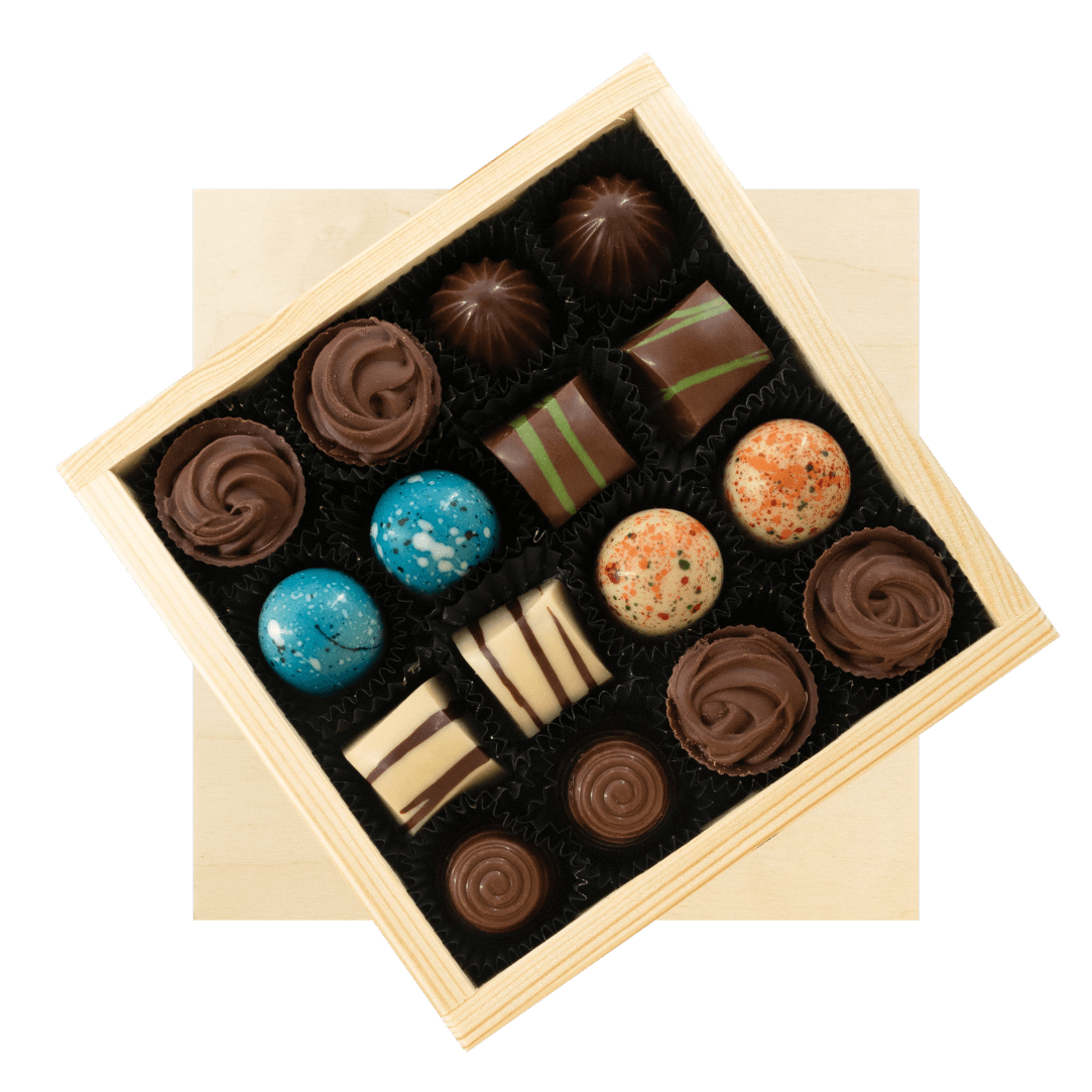 Wooden gift box with 16 pralines