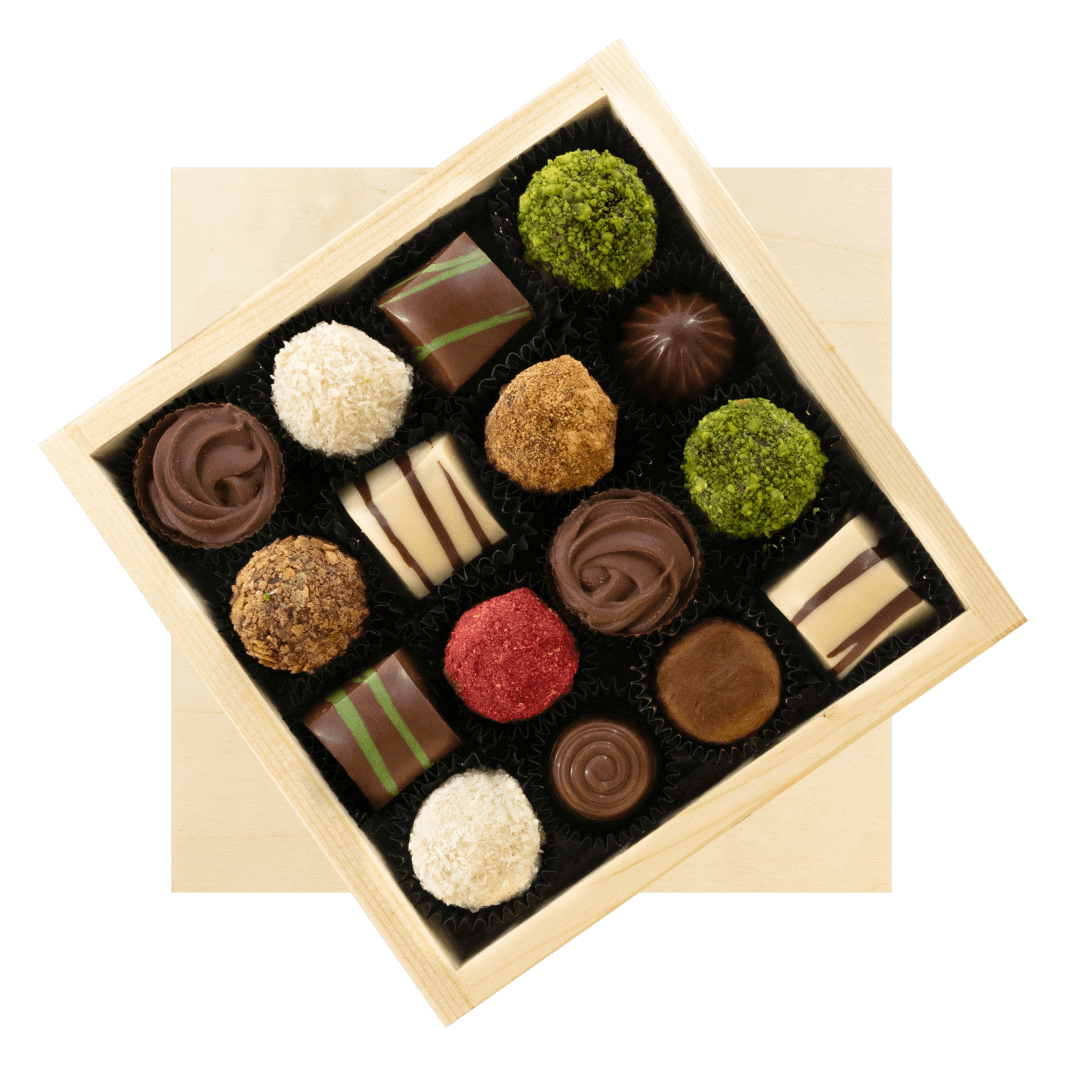 Wooden gift box with 16 pralines and truffles